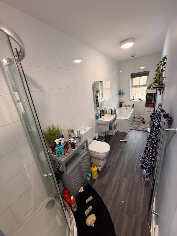 Bathroom before cleaning